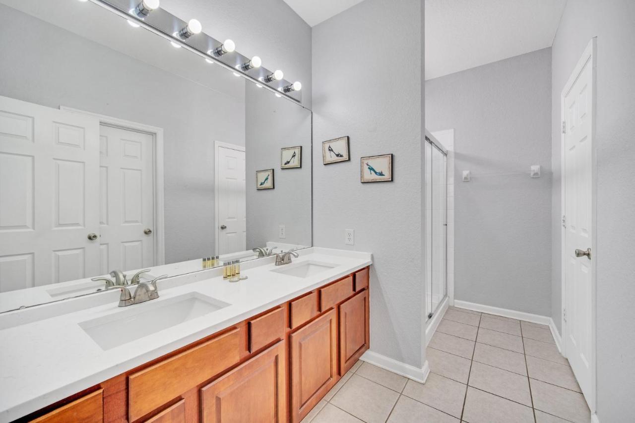Near Disney! Spacious 5Br Resort Home With Private Pool, Hot Tub And Theater! Orlando Luaran gambar